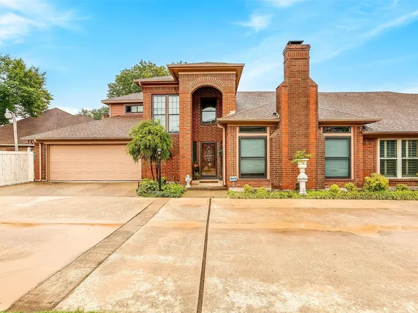 6607 Waterwood Cir, Benbrook, TX 76132