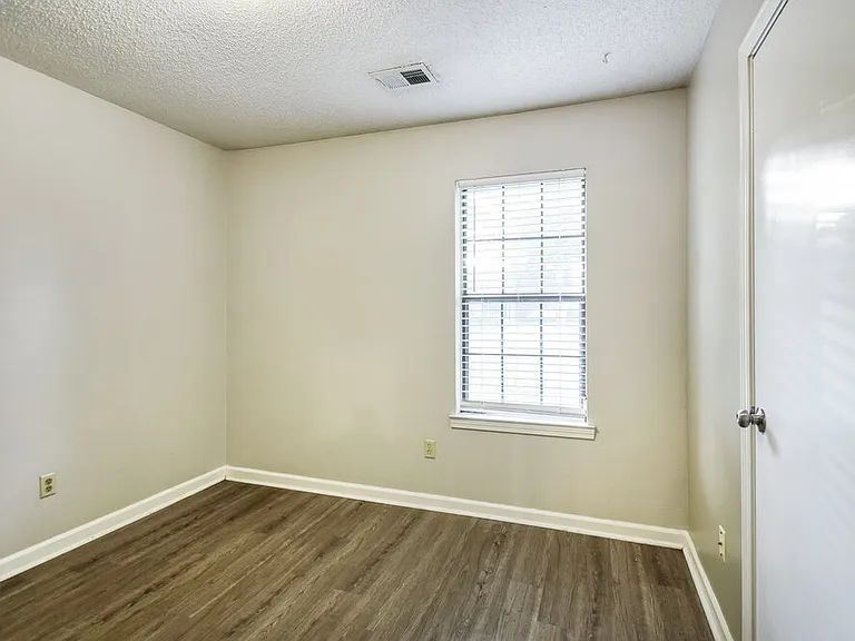 6763 Ashland Dr — Photo 14