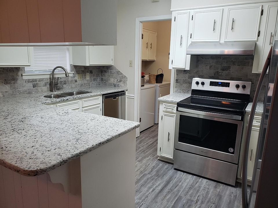 1st image of 127 S Parkridge Dr