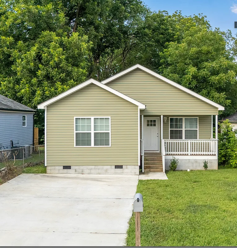 4 bed, 2.0 bath, 1488 sqft, $2,100 — Photo 1