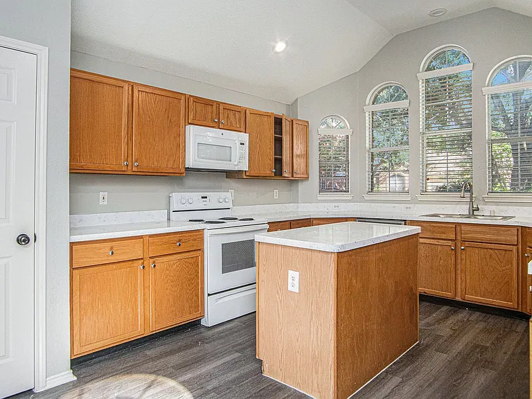 4600 Paloverde Dr — Photo 11