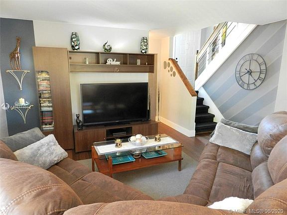 5th image of 10732 NW 37th Pl