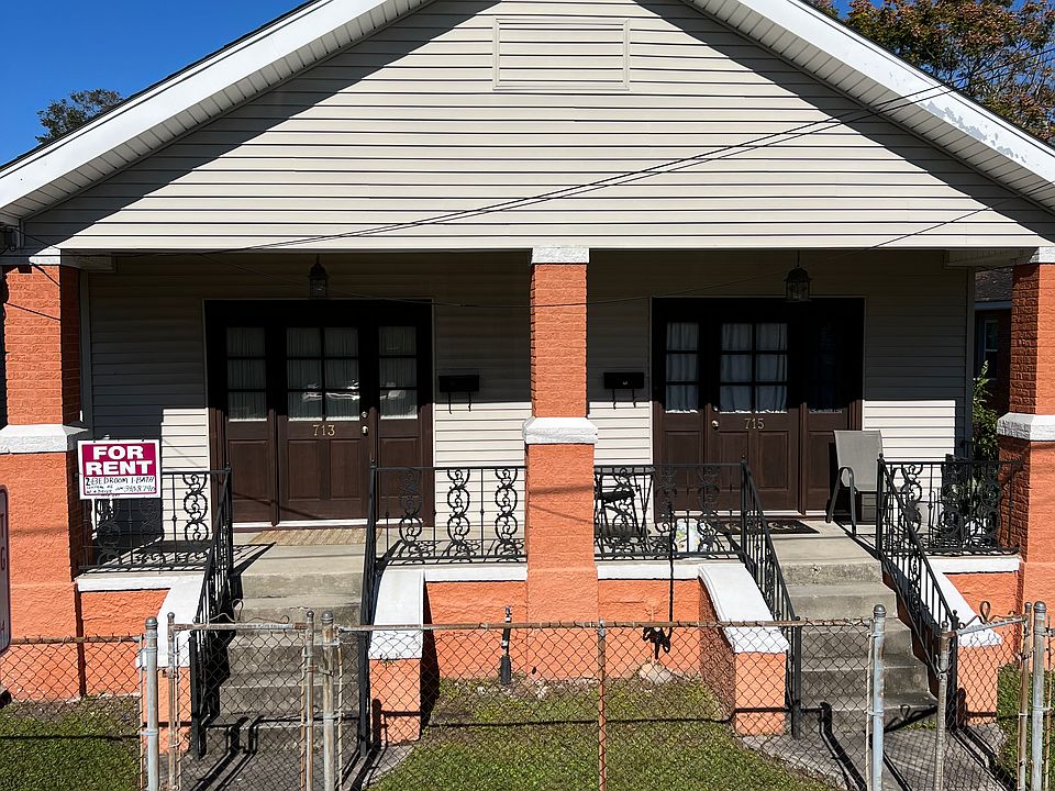 713 Perry St view