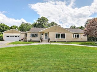 18 Harbor Rd, Swansea, MA 02777