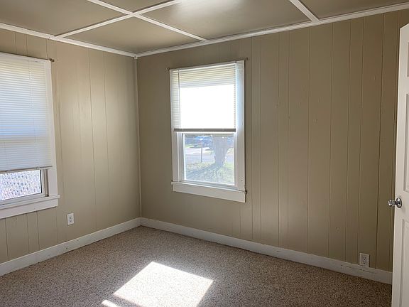 5th image of 403 Highland Dr