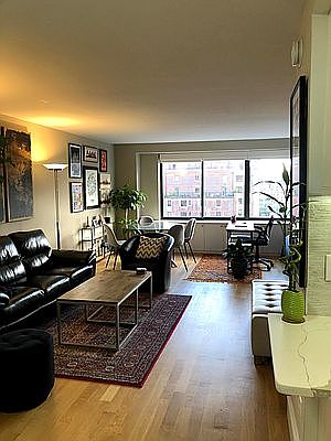 4th image of 372 Central Park W APT 18U