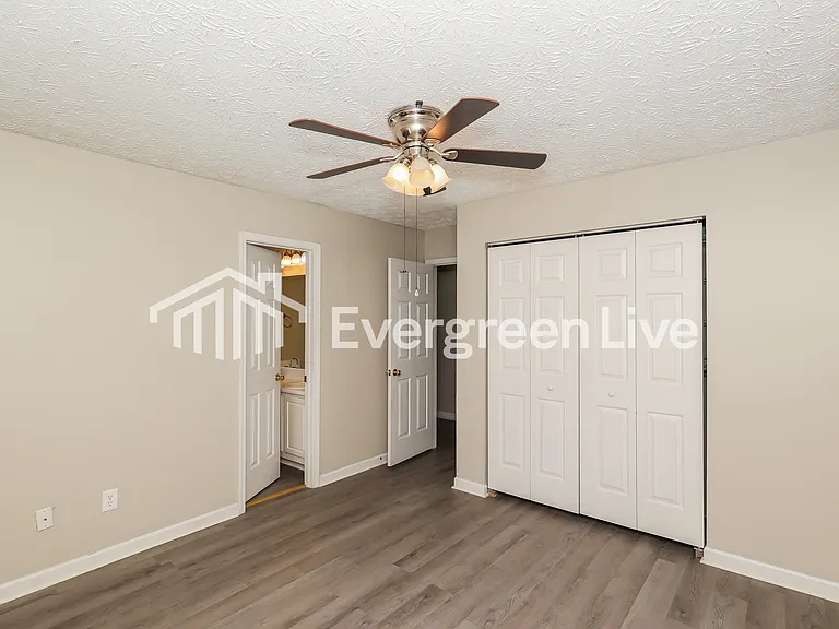 947 Windwood Ct — Photo 9