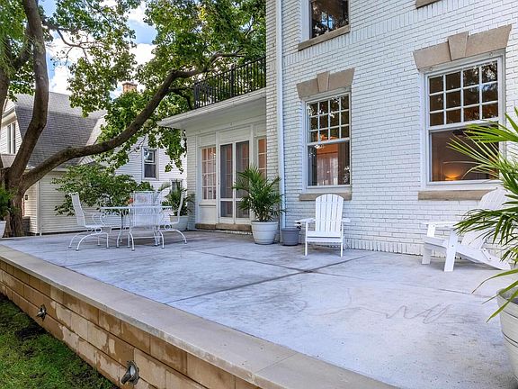 5th image of 2524 Fulton Ave