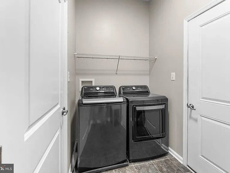 7570 Arundel Woods Dr — Photo 35