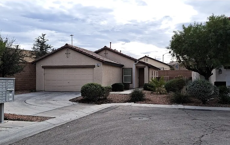 3011 Cantabria Ct — Photo 2