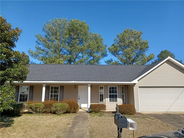 12339 S Pointe Dr, Moundville, AL 35474
