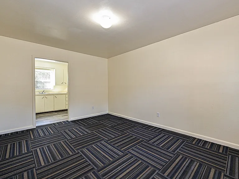 260 Church St NE — Photo 9
