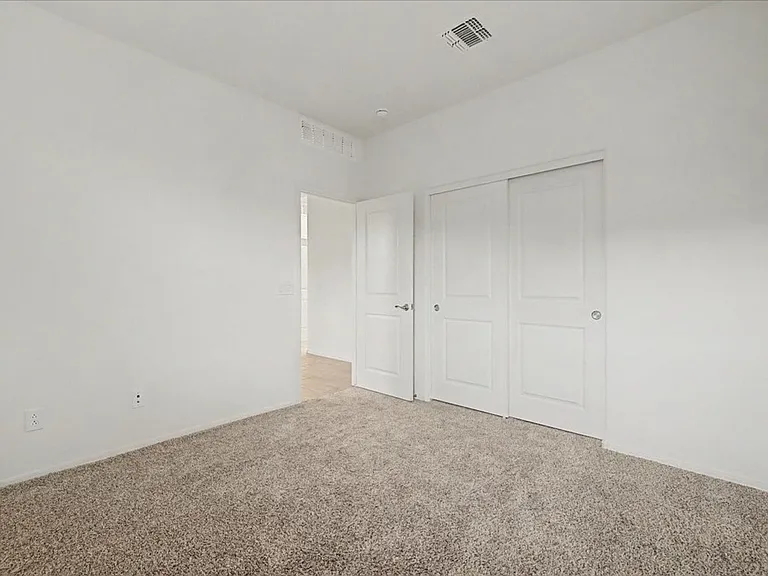 10315 W Robertson St — Photo 9