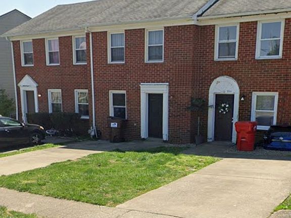 2nd image of 220 Strawberry Ln
