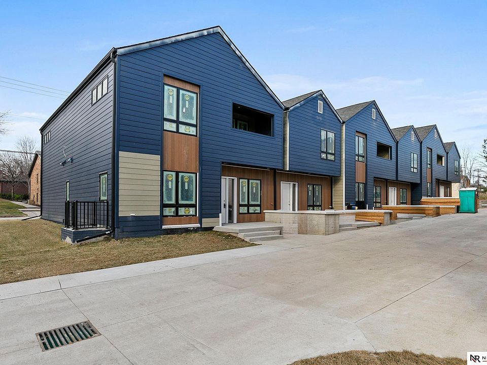 1st image of 4230 46th St #3
