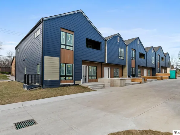 4230 46th St #3, Lincoln, NE 68506