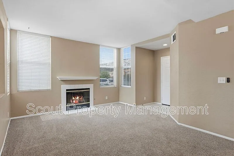4 bed, 2.5 bath, 1635 sqft, $2,995 — Photo 3