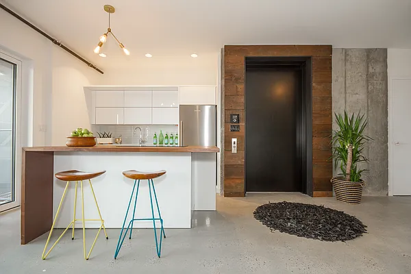 Sold by Hello Living LLC | media 24