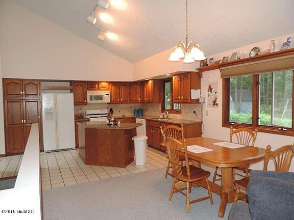 5th image of 3288 N Riverwood Dr
