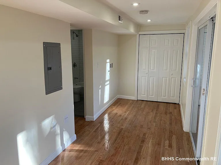 83 Moreland St — Photo 9