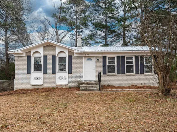 6961 Treeline Ln, Pinson, AL 35126