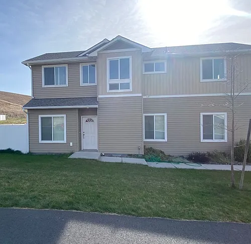 1445 SW Sagebrush Ln Photo 1
