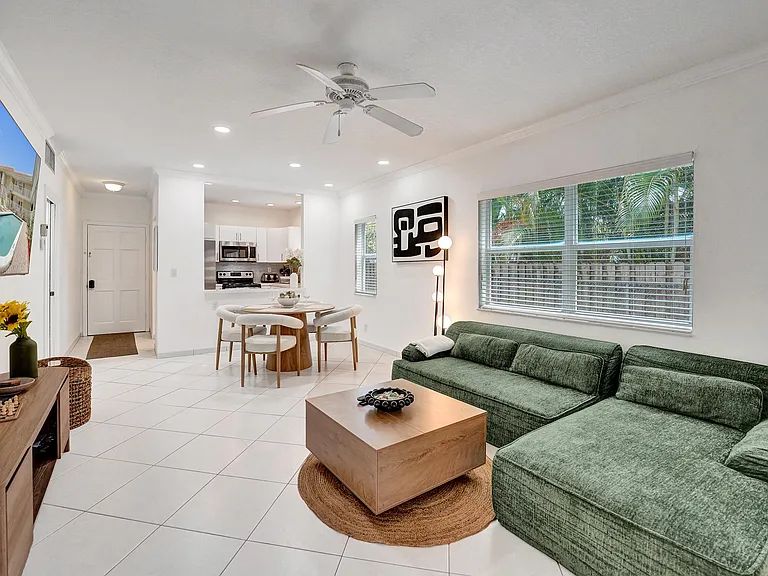 1450 N Riverside Dr #103 — Photo 6