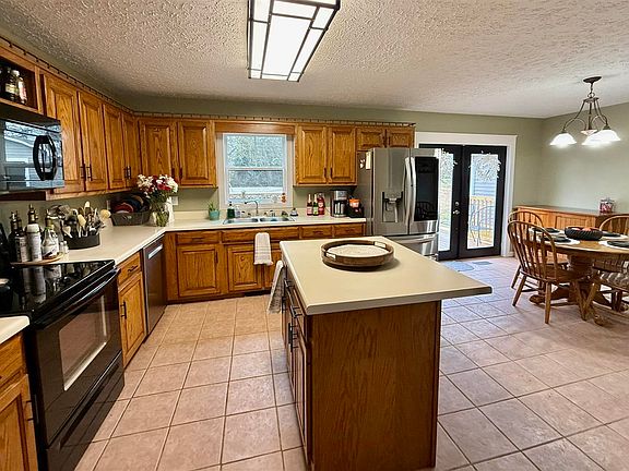 5th image of 204 Ridgecrest St