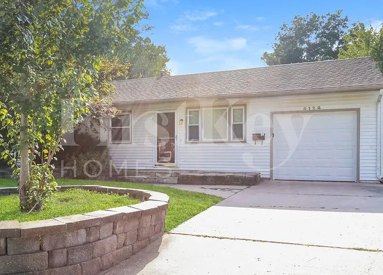 5126 S Delaware Ave — Photo 2