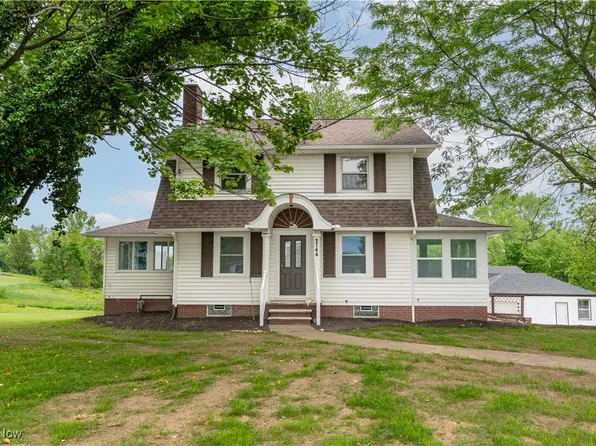 3144 Waynesburg Dr SE, Canton, OH 44707