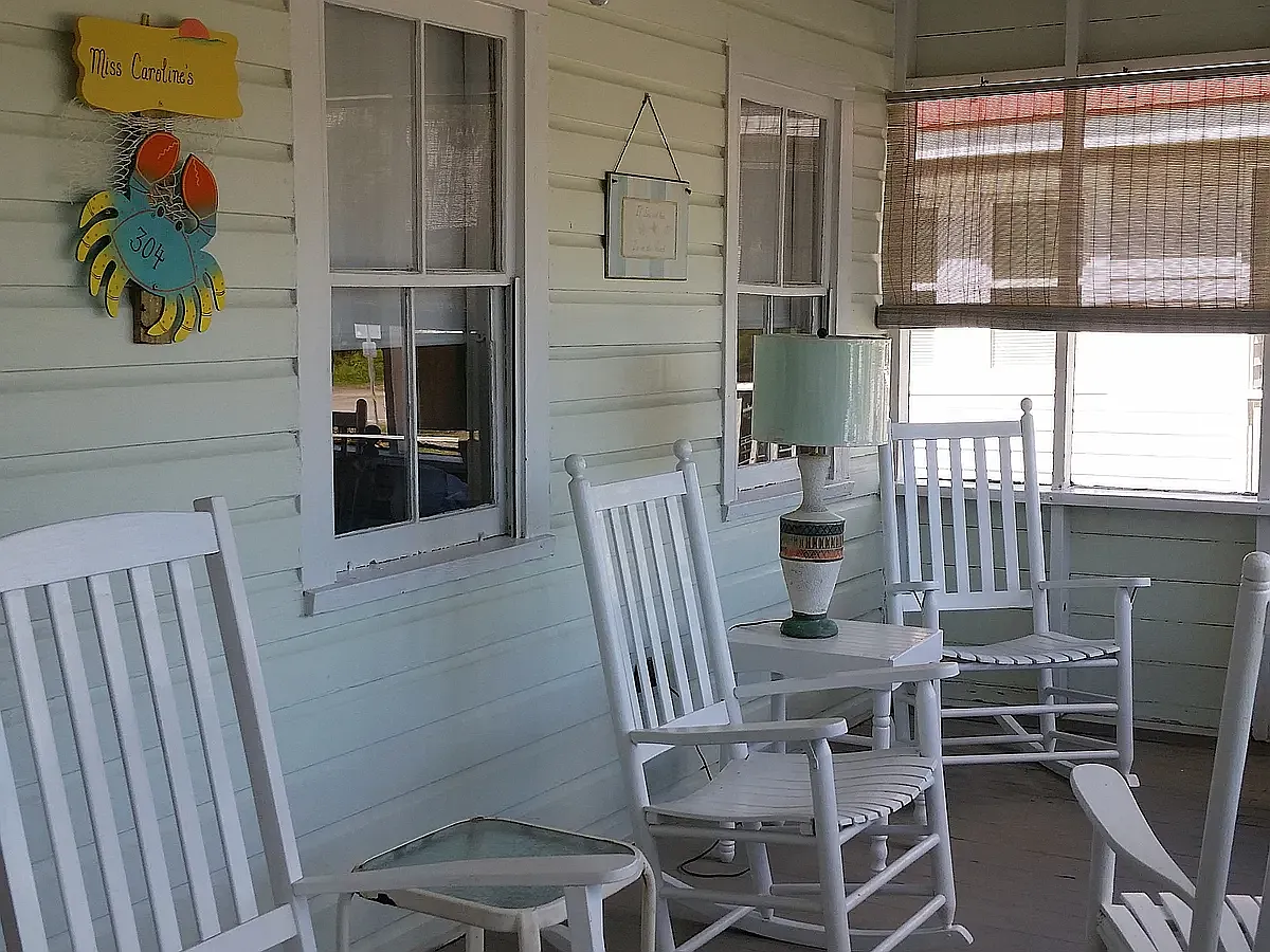 3 bed, 975 sqft, $3,850 — Photo 3