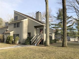 10 Oakridge Dr, South Salem, NY 10590