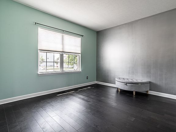 4th image of 15403 Royal Grove Ct