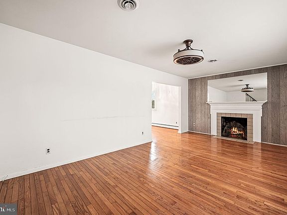 3rd image of 1514 Shadyside Rd