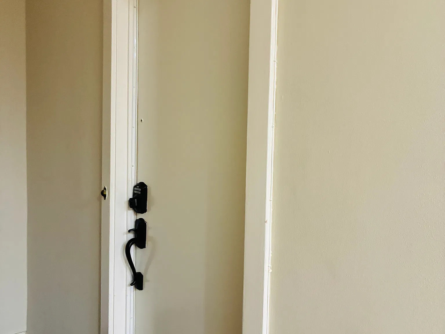 Studio, 500 sqft, $3,750 — Photo 2