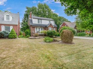 561 Queen St, Chatham Kent, ON N7M2J7