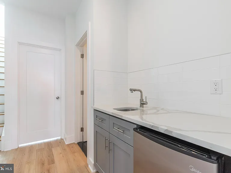 2406 W Master St #2 — Photo 23
