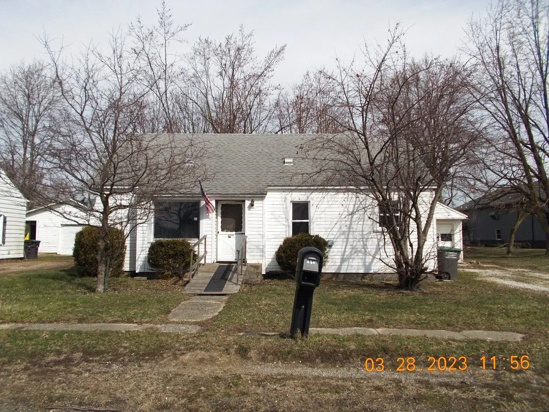 258 Osborne St photo 1