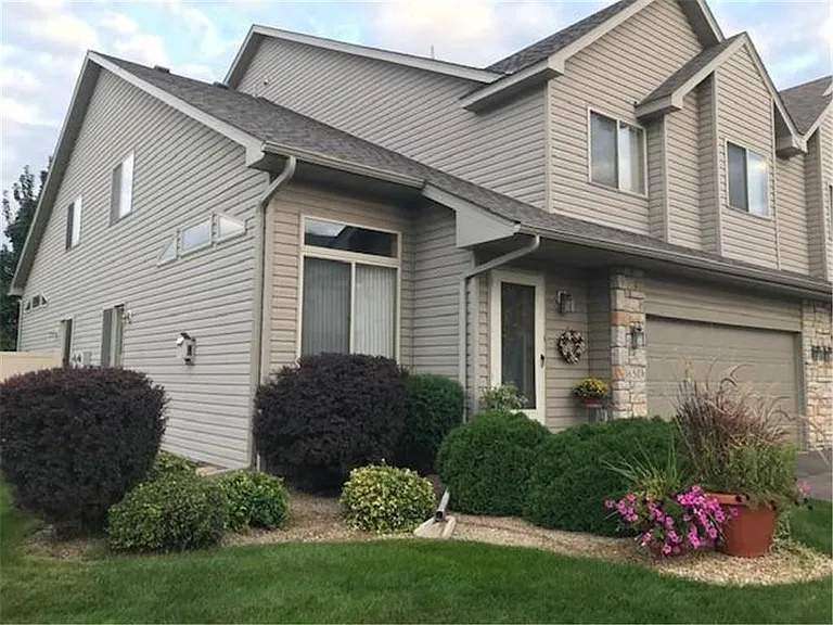 1650 Wellington Ln — Photo 1