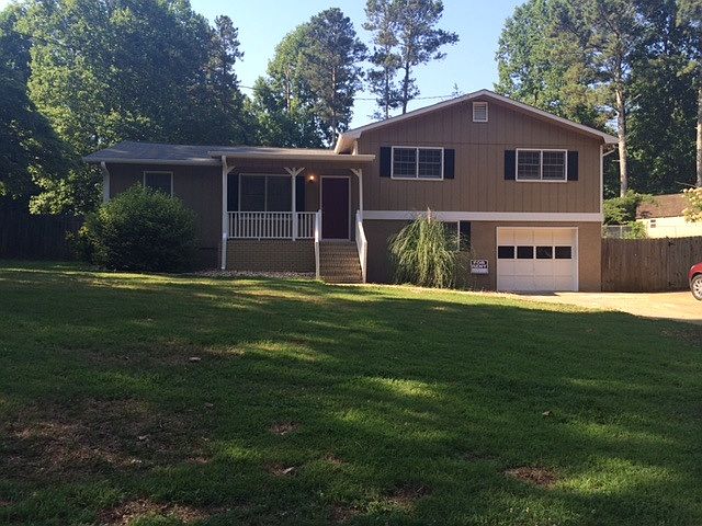 FRONT OF HOUSE
