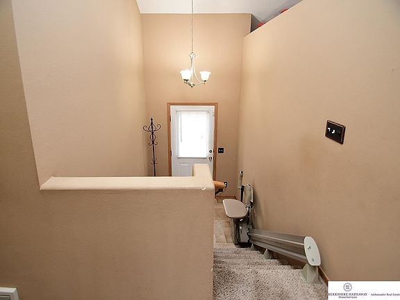 2nd image of 10871 Mary St