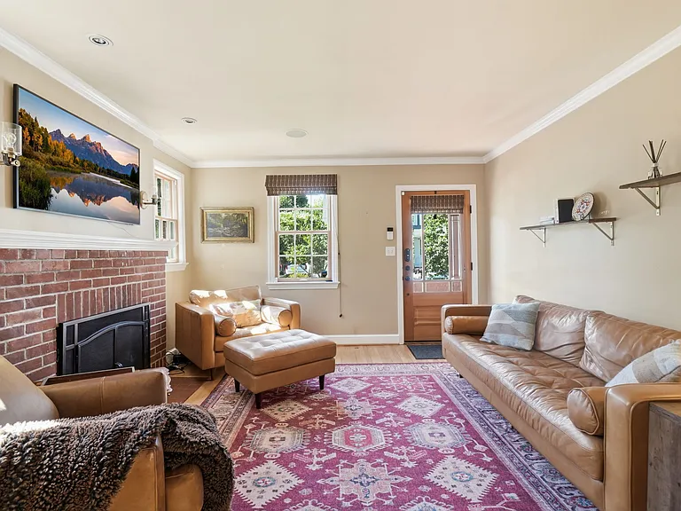 110 Stewart Ave — Photo 5