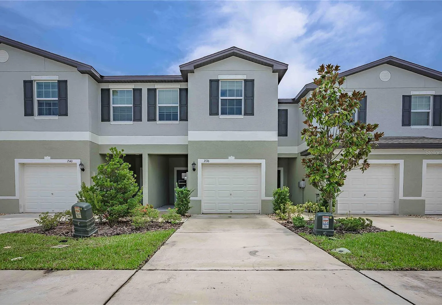 3 bed, 2.5 bath, 1634 sqft, $2,400 — Photo 1