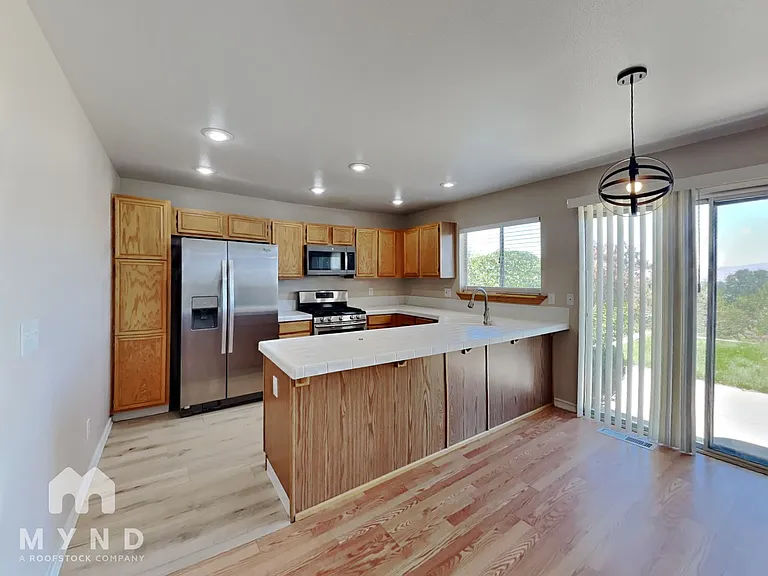 1576 Reno View Dr — Photo 4