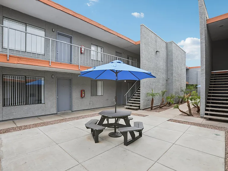 Lemon Grove Apartments — Photo 1