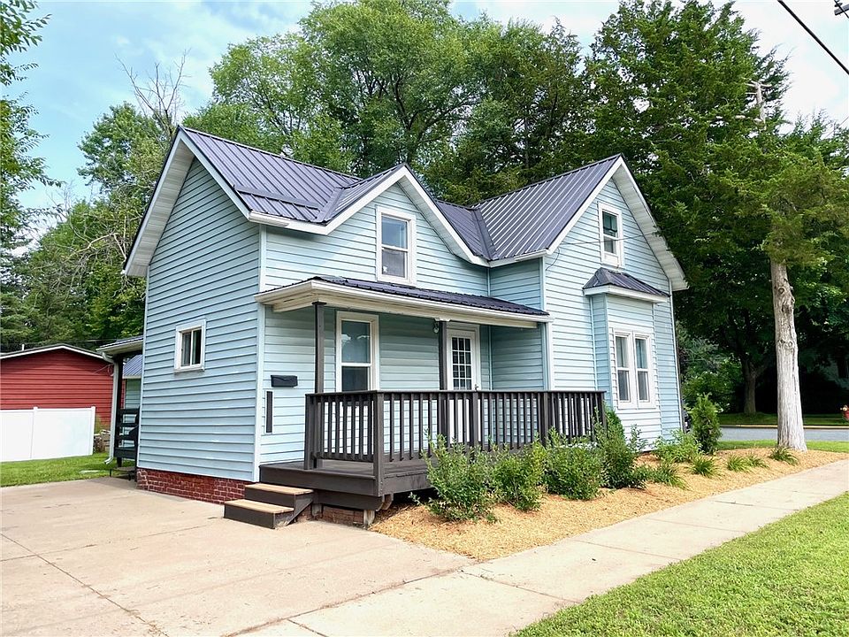 1st image of 921 14th Avenue E