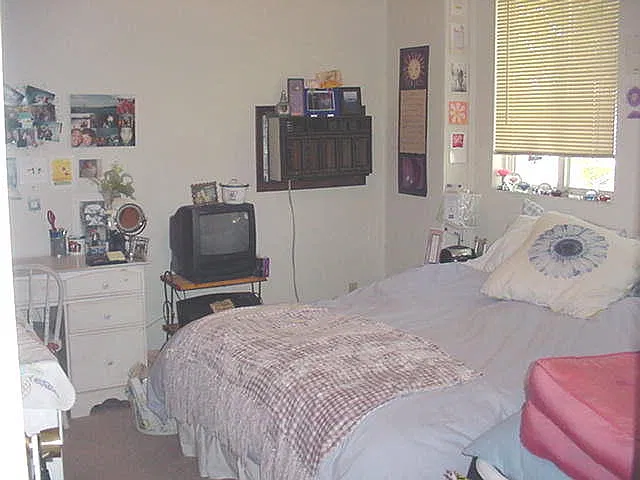 505 W Johnson St — Photo 3