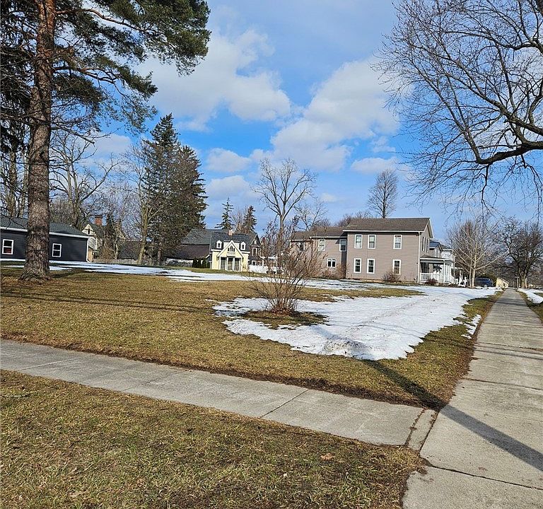 1st image of 26 Crane St Lot 74