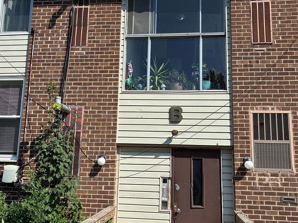 2nd image of 2201 Strahle St APT B308