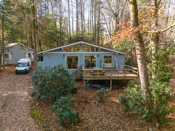 705 Shelton Rd, Lake Toxaway, NC 28747